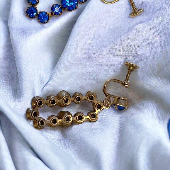 Vintage Royal Blue Stones Dangling Screw Back Earrings Prom Wedding Classic - Picture 4 of 4